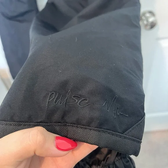 Pulse Snowboarding Pants in Black - Picture 2 of 7
